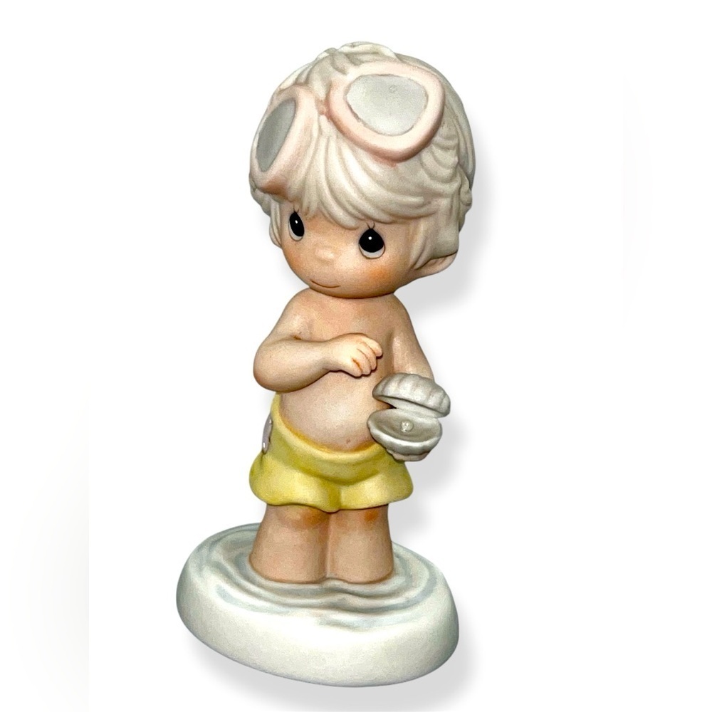 Precious Moments Figurine “No‎ Greater Treasure” #521000 Enesco 1992 With Box